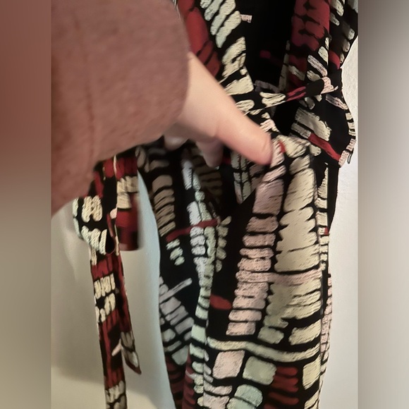 BCBGMAXAZRIA Romper with pockets size Large - Picture 2 of 6